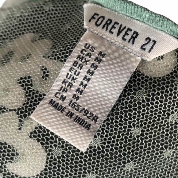 🍀Forever21 Top Peplum Green Mesh Back Sleeveless - Picture 8 of 8